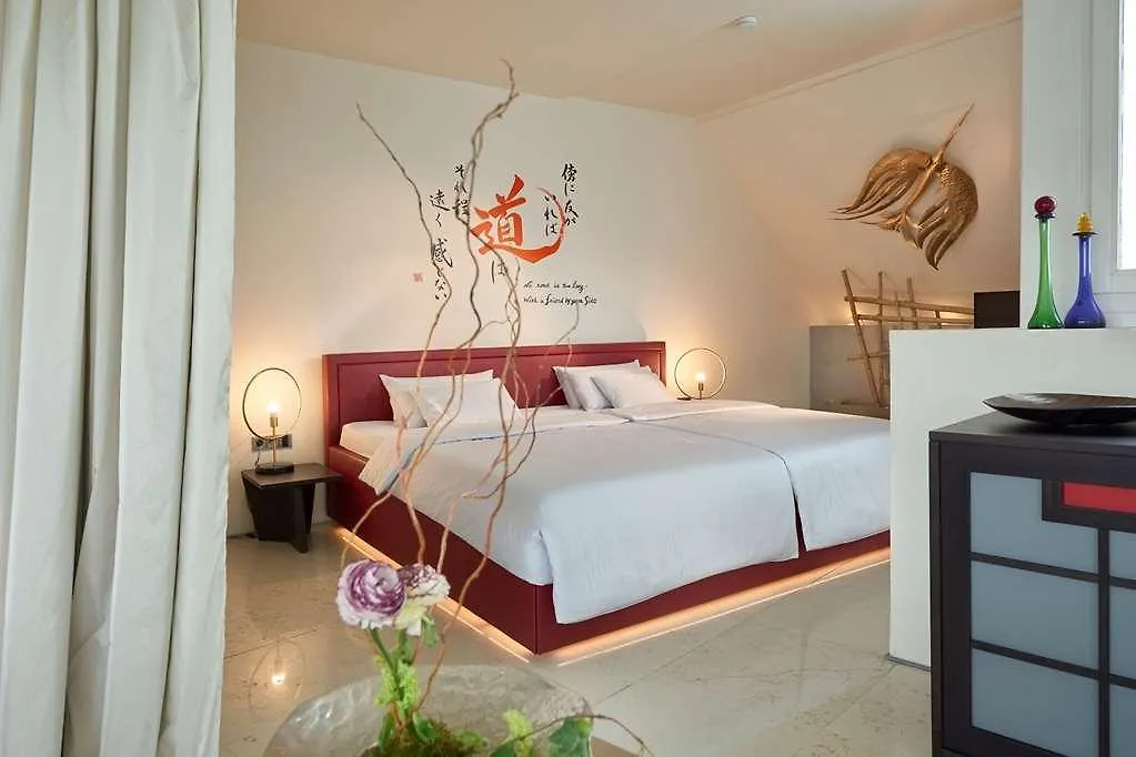 House Of Time - Fancy Suites Hotel
