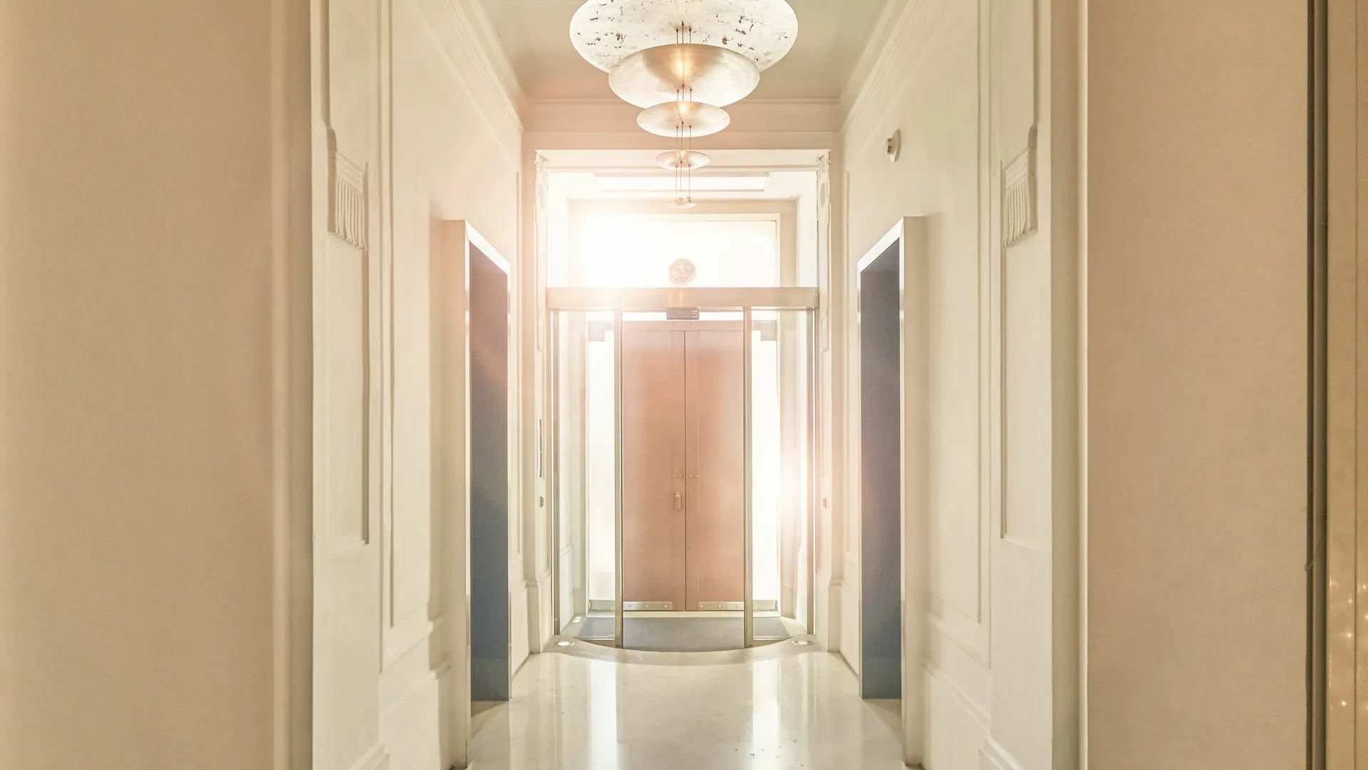 House Of Time - Fancy Suites Hotel