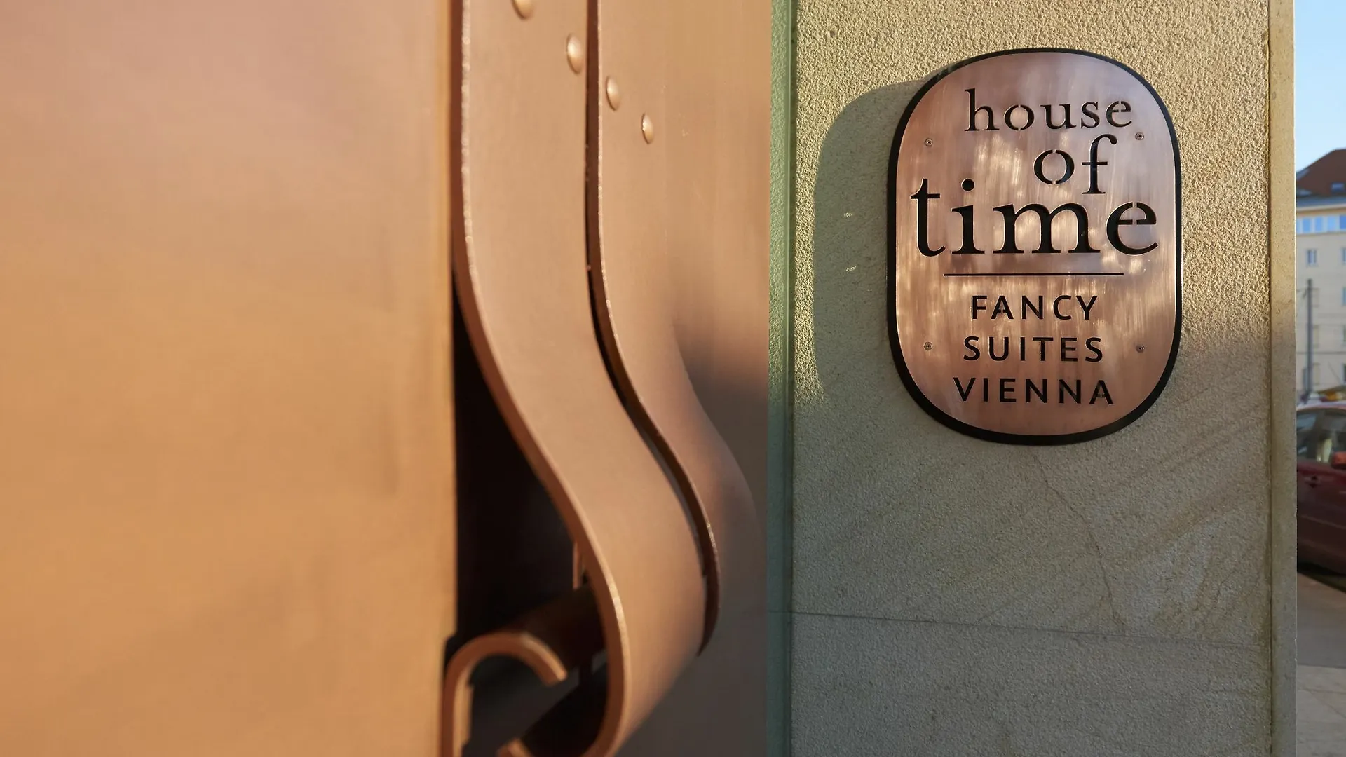 House Of Time - Fancy Suites Hotel