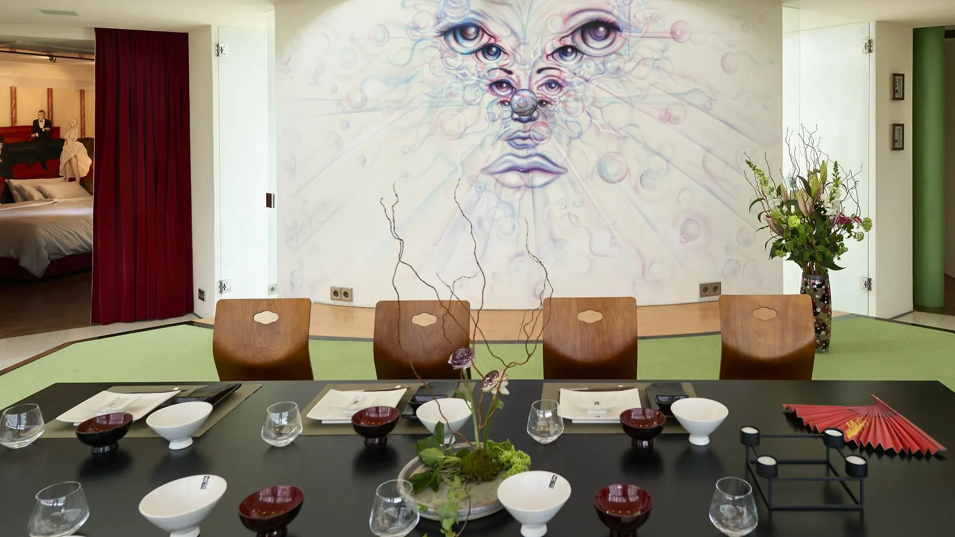 House Of Time - Fancy Suites Hotel